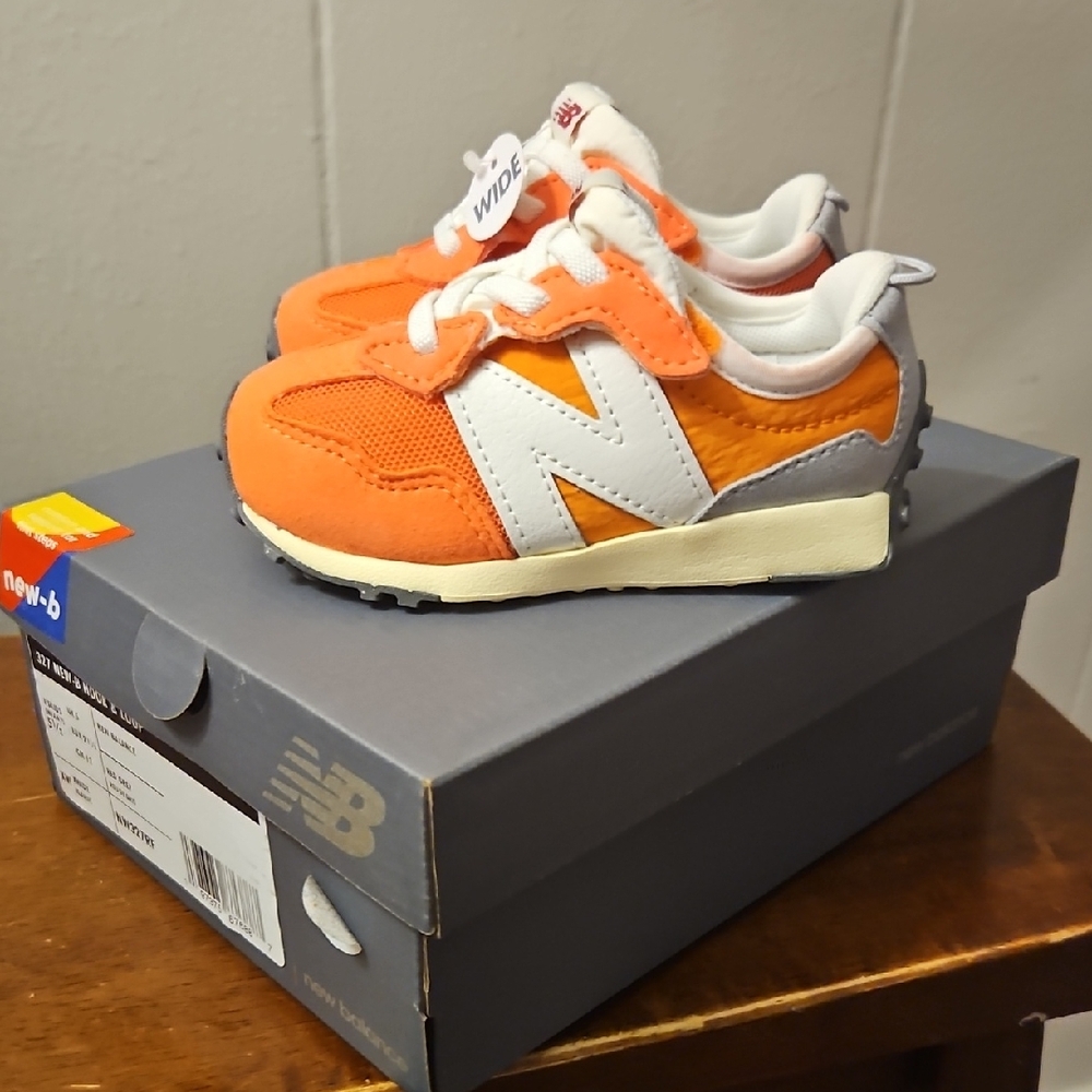 New Balance 327 hook and loop Orange and White Sneakers for Active Style